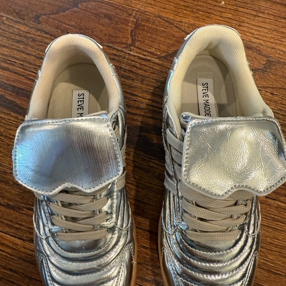 Steve Madden Silver Metallic Madrid Sneaker - Picture 4 of 8